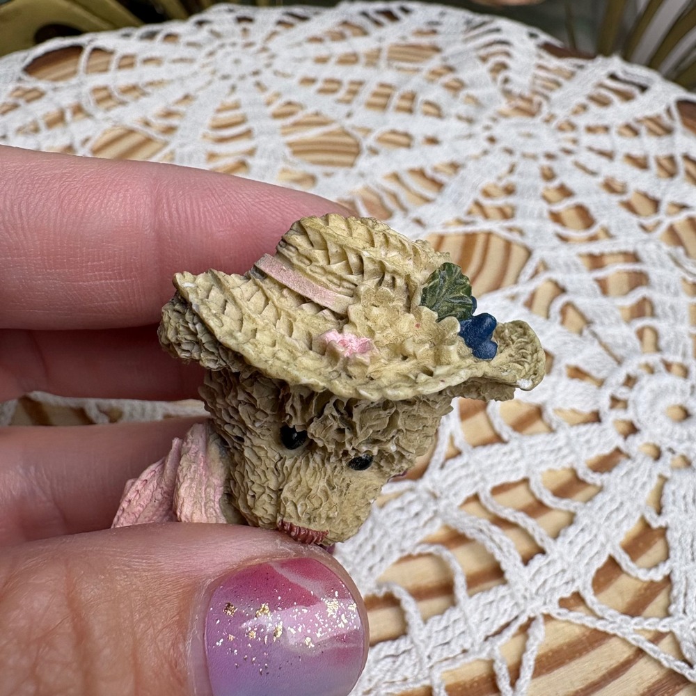 Vintage Unsigned Boyd Style Teddy Bear Brooch Cottagecore Textured Resin - Picture 3 of 7